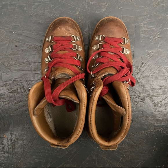Danner Shoes - Danner Hiking Boots Size 7.5 Mountain Light Cascade